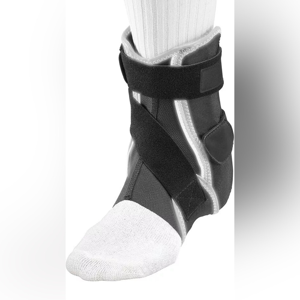Mueller Hg80 Hard Shell Ankle Brace. FITS LEFT Maximum Support. Medium. NEW